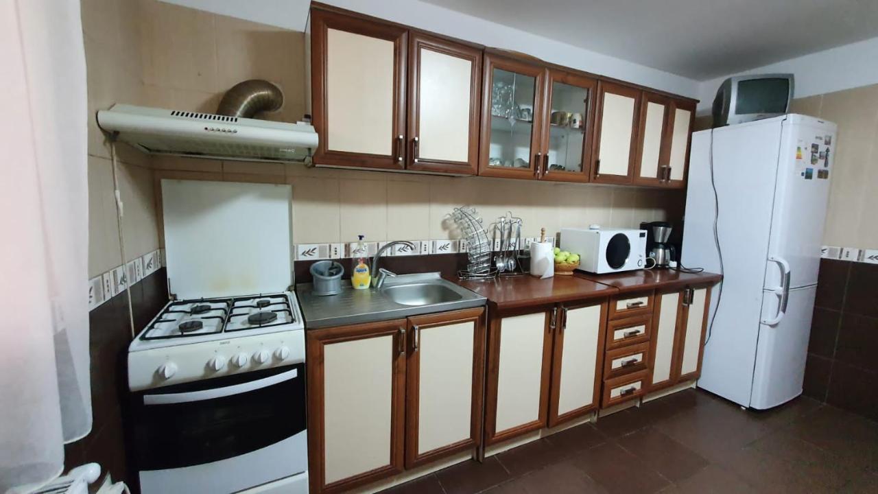 Hotel Popasul Galesean Galesu Esterno foto