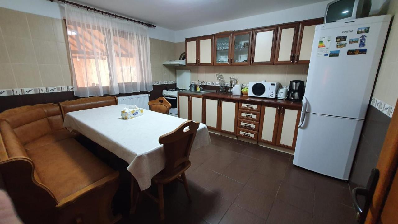 Hotel Popasul Galesean Galesu Esterno foto
