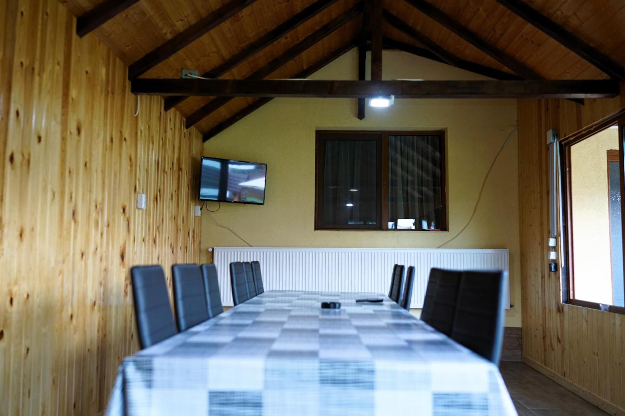 Hotel Popasul Galesean Galesu Esterno foto